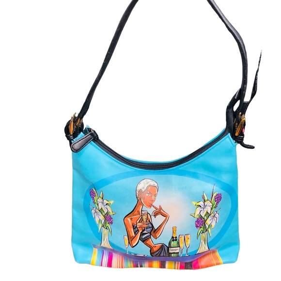 Handbag: girl with champagne and flowers. Waiting for the party to start🥂🍾🌺 - Picture 4 of 16